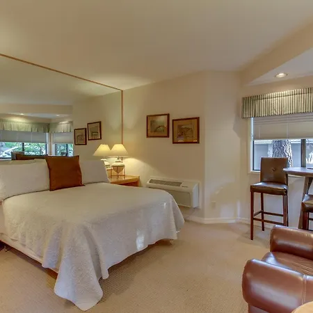 Seclusion In Century West Vila